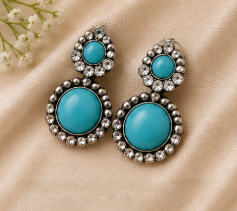 Elegant Oxidized Stone Stud - Image 4