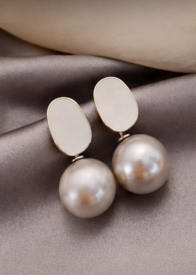 Pearl Drop Earrings for Women – Gold Tone Oval Design - Image 2